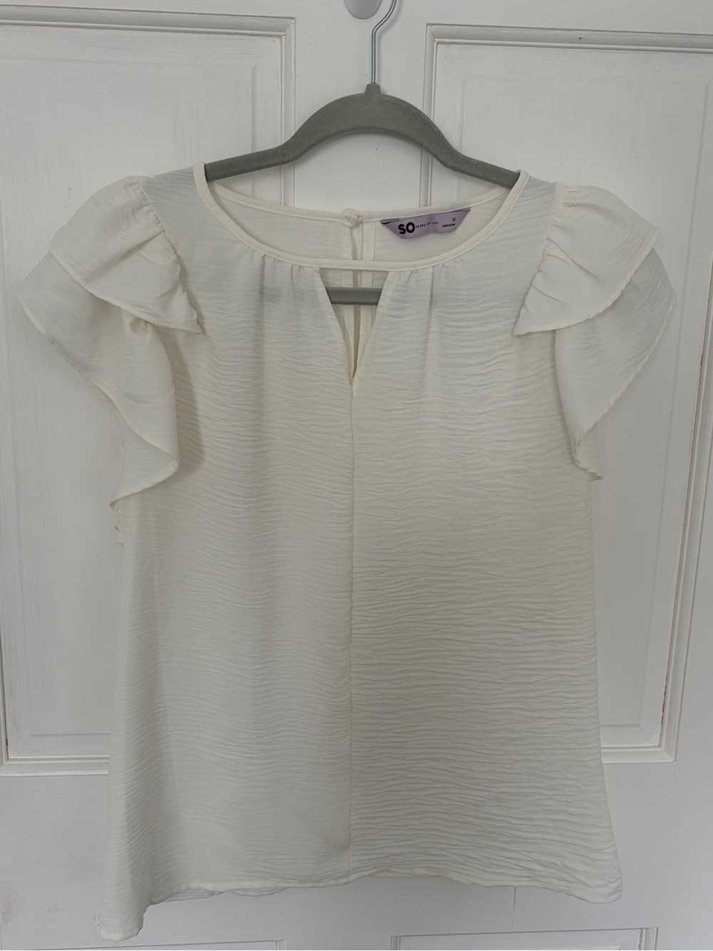 SO Women’s Cream Ruffle Sleeve Blouse